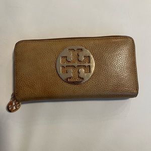 Tory Burch wallet